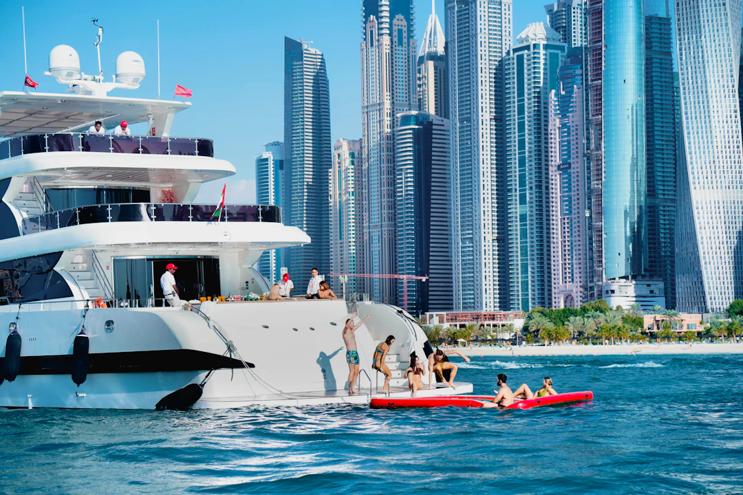 3-Hour Luxury Super Yacht Experience with Unlimited Alcohol Ticket
